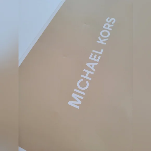 Michael Korrs Empty Box - Picture 7 of 7